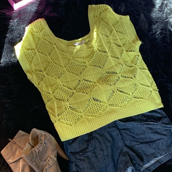 🌻 Bright Yellow Summer Sweater 🌼 - Picture 1 of 6